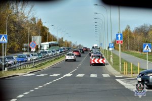 Na zdjęciu samochody ustawione na ul. Sikorskiego podczas zmienionej organizacji ruchu.