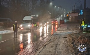 Na zdjęciu policjanci podczas pełnienia służby.