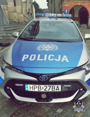 Na zdjęciu nowy radiowóz - kolejne ujęcie.