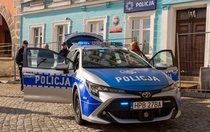 Na zdjęciu radiowóz - inne ujęcie