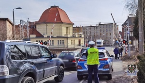 Ponad 260 postępowań dotyczących przejazdu kolejowego na ul. Żeromskiego w Wałbrzychu. Mandaty dla kierujących i pieszych to 2 tysiące złotych