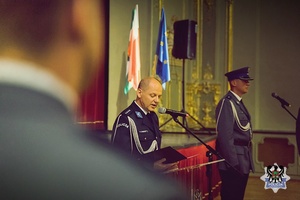 Na zdjęciu przemawia Komendant Miejski Policji w Wałbrzychu.