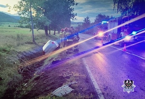 Na zdjęciu miejsce wypadku drogowego.