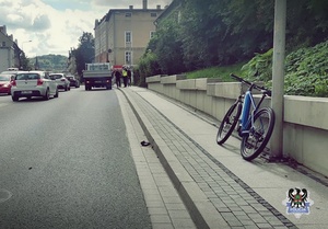 Na zdjęciu miejsce wypadku z udziałem rowerzysty.