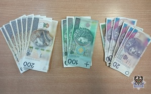 Na zdjęciu przykładowa gotówka.