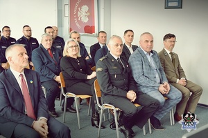 Na zdjeciu policjanci oraz zaproszeni goście podczas oprawy podsumowującej rok 2022.