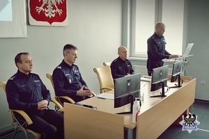 Na zdjeciu policjanci oraz zaproszeni goście podczas oprawy podsumowującej rok 2022.