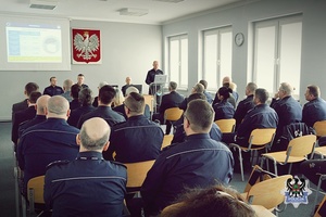 Na zdjeciu policjanci oraz zaproszeni goście podczas oprawy podsumowującej rok 2022.