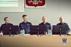 Na zdjeciu policjanci oraz zaproszeni goście podczas oprawy podsumowującej rok 2022.