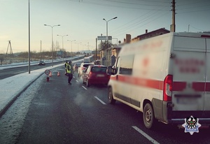 Na zdjęciu policjanci podczas akcji Trzeźwy poranek na ul. Noworudzkiej w Wałbrzychu.