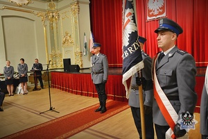 Na zdjęciu policjanci podczas uroczystości Święta Policji w 2023 roku w Teatrze Zdrojowym w Szczawnie-Zdroju.