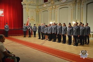 Na zdjęciu policjanci podczas uroczystości Święta Policji w 2023 roku w Teatrze Zdrojowym w Szczawnie-Zdroju.