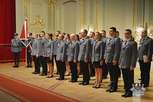 Na zdjęciu policjanci podczas uroczystości Święta Policji w Teatrze Zdrojowym w Szczawnie-Zdroju.