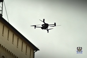 Na zdjęciu dron.