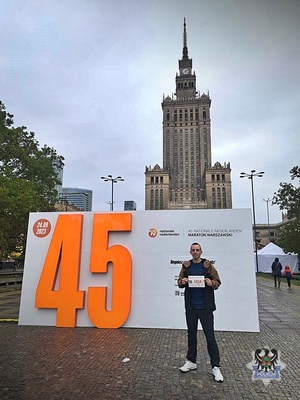 Na zdjęciu mł. asp. Rafał Jankowski przed startem w zawodach.