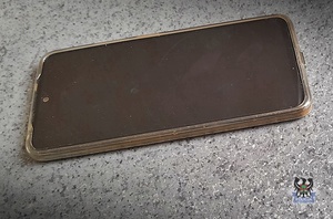 Na zdjęciu przykładowy telefon komórkowy.