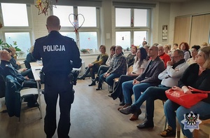 Na zdjęciu organizatorzy debaty oraz jej uczestnicy.