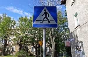 Na zdjęciu znak przejście dla pieszych.