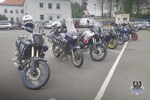 Na zdjęciu uczestnicy szkolenia motocyklowego.