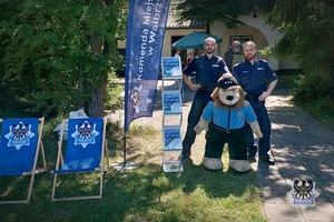 Na zdjęciu policjanci.