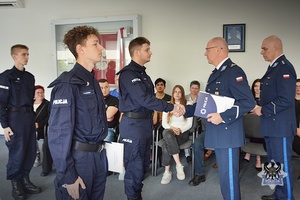 Na zdjęciu policjanci podczas uroczystości ślubowania.