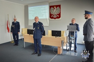 Na zdjęciu policjanci podczas uroczystości ślubowania.