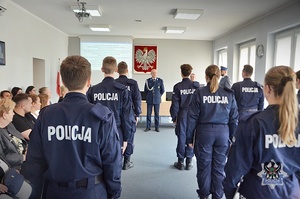 Na zdjęciu policjanci podczas uroczystości ślubowania.