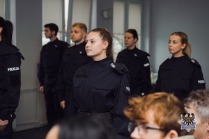 Na zdjęciu policjanci podczas oficjalnego ślubowania.