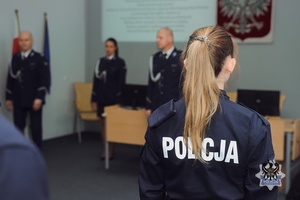 Na zdjęciu policjanci podczas oficjalnego ślubowania.