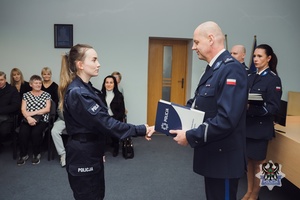 Na zdjęciu policjanci podczas oficjalnego ślubowania.