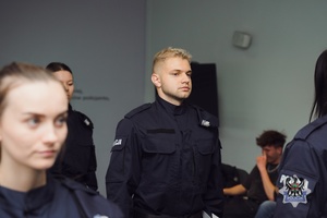 Na zdjęciu policjanci podczas oficjalnego ślubowania.