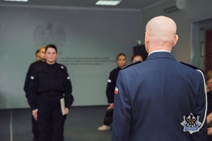 Na zdjęciu policjanci podczas oficjalnego ślubowania.