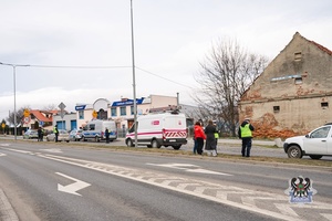 Na zdjęciu policjanci oraz uczestnicy akcji profilaktycznej.