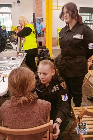 Na zdjęciu uczestnicy Wielkiej Orkiestry Świątecznej Pomocy w Wałbrzychu.