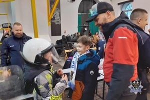 Na zdjęciu uczestnicy Wielkiej Orkiestry Świątecznej Pomocy w Wałbrzychu.