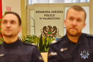 Na zdjęciu policjanci podczas wizyty w Centrum Krwiodawstwa i Krwiolecznictwa w Wałbrzychu.