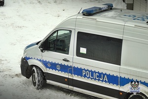 Na zdjęciu policyjny radiowóz.