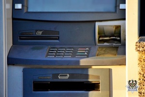 Na zdjęciu przykładowy bankomat.