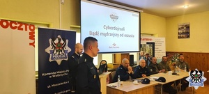 zdjęcia z debaty społecznej