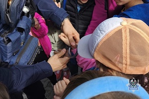 Na zdjęciu policjanci podczas spotkania z uczniami ze szkoły muzycznej.
