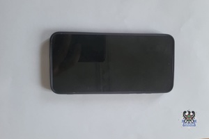 Na zdjęciu przykładowy telefon komórkowy.