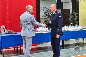 Na zdjęciu uczestnicy uroczystego dnia kadeta w IV Liceum Ogólnokształcącym.