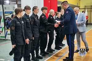 Na zdjęciu uczestnicy uroczystego dnia kadeta w IV Liceum Ogólnokształcącym.