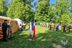 Na zdjęciu uczestnicy działań ratowniczych na terenie Książąńskiego Parku Krajobrazowego.