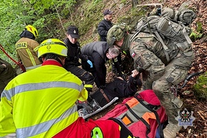 Na zdjęciu uczestnicy działań ratowniczych na terenie Książąńskiego Parku Krajobrazowego.