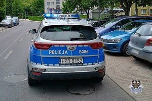 Na zdjęciu policyjny radiowóz.