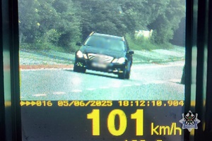 Zarejestrowana prędkość samochodu osobowego 101 km/h.