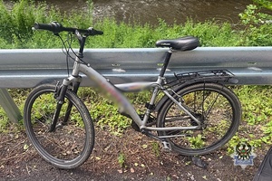 Na zdjęciu rower.