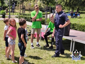 zdjęcia  z festynów i pikników z udziałem policjantów