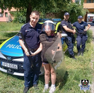 zdjęcia  z festynów i pikników z udziałem policjantów